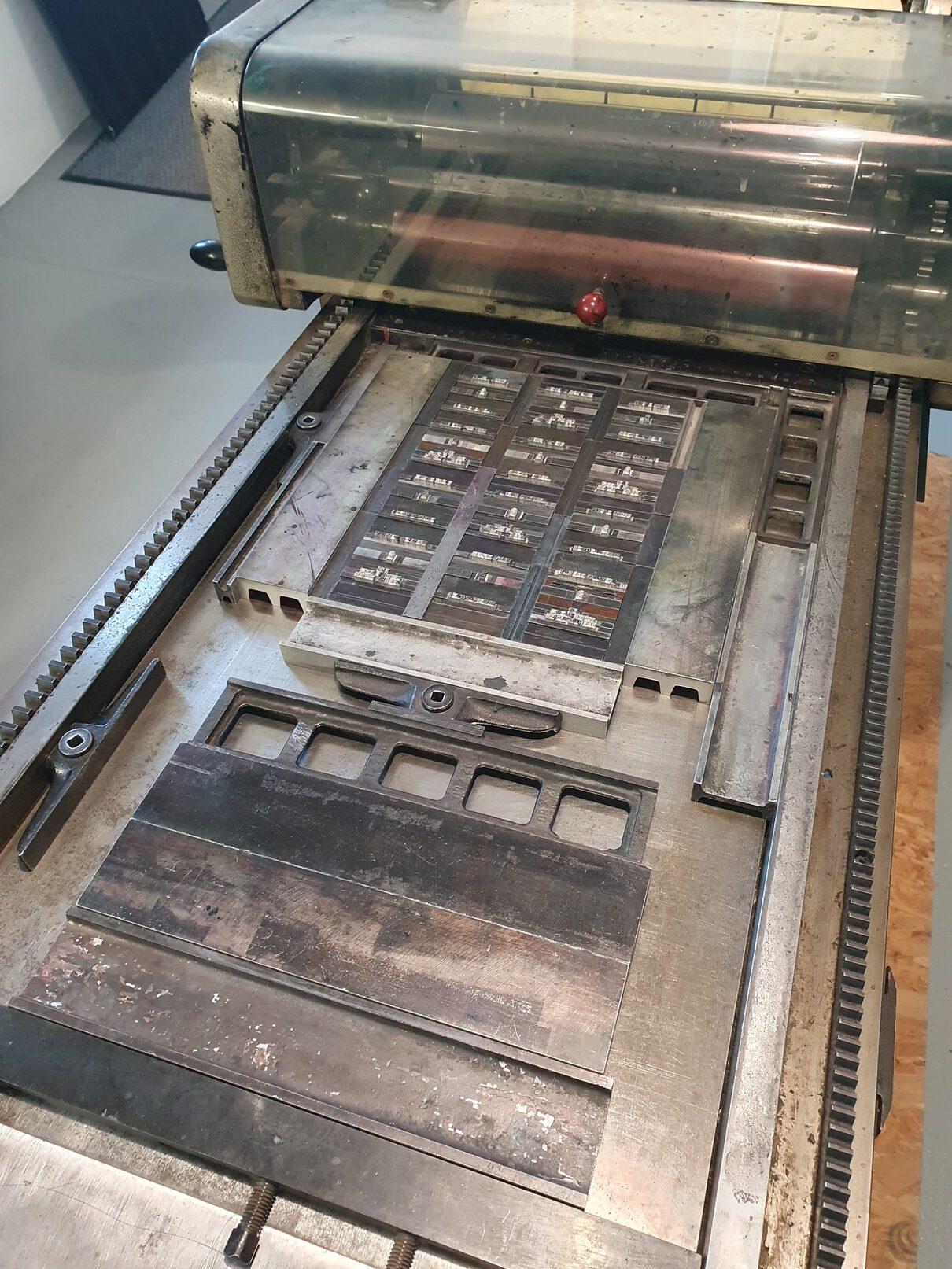 Andruckpresse mit Satz Memory zum kleinen g